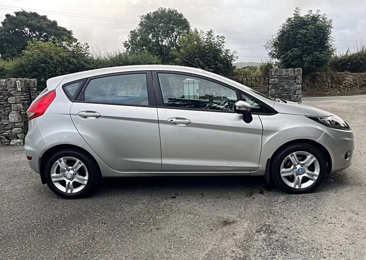 Ford Fiesta STYLE 1.25 - Image 2