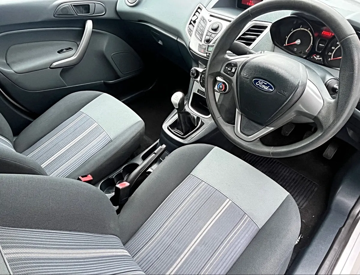 Ford Fiesta STYLE 1.25 - Image 4