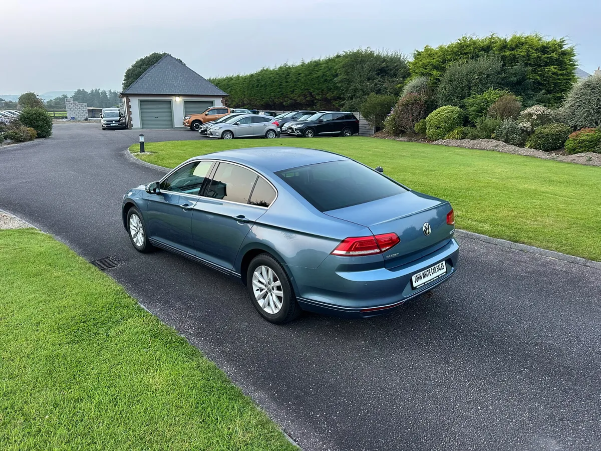 Volkswagen Passat TDI  Comfortline - Image 3