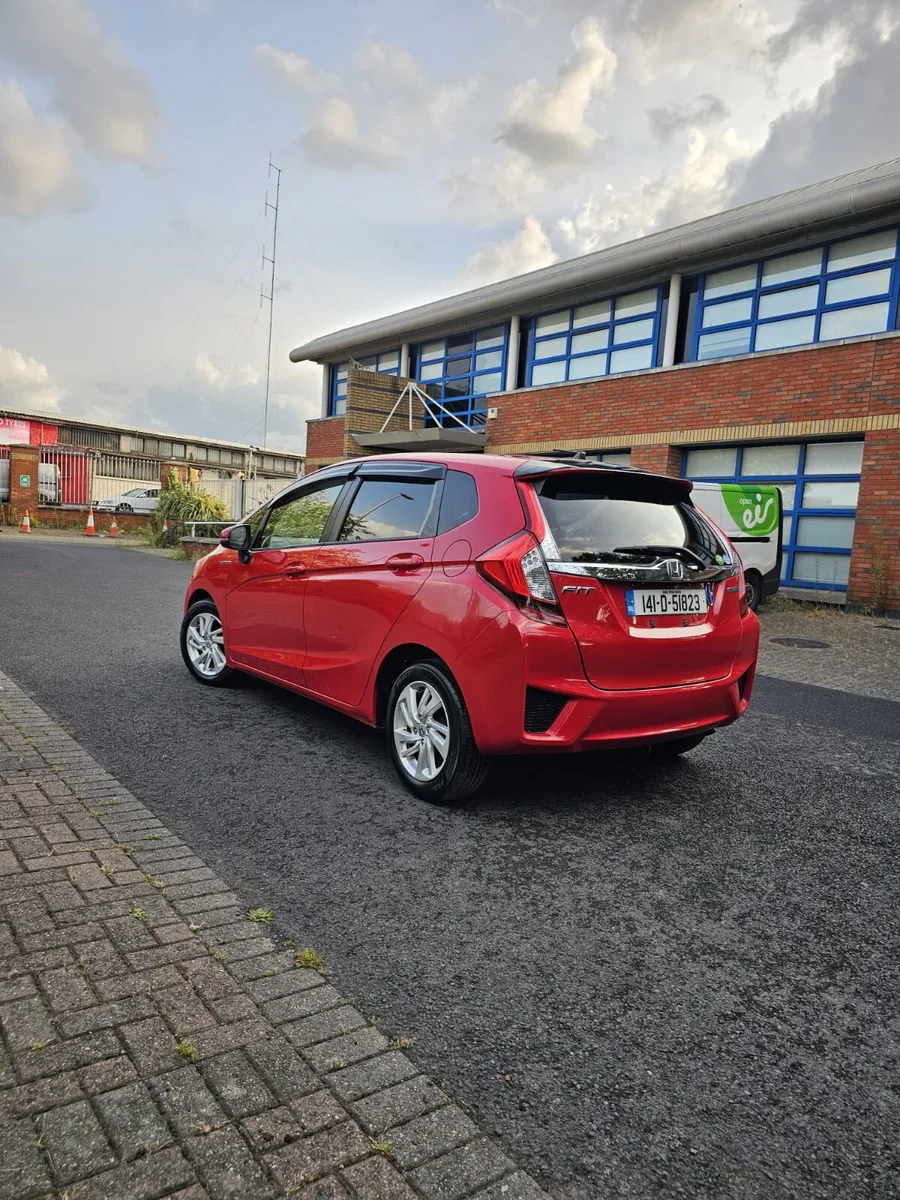 Honda Fit Hybrid 2014 Automatic - Image 3