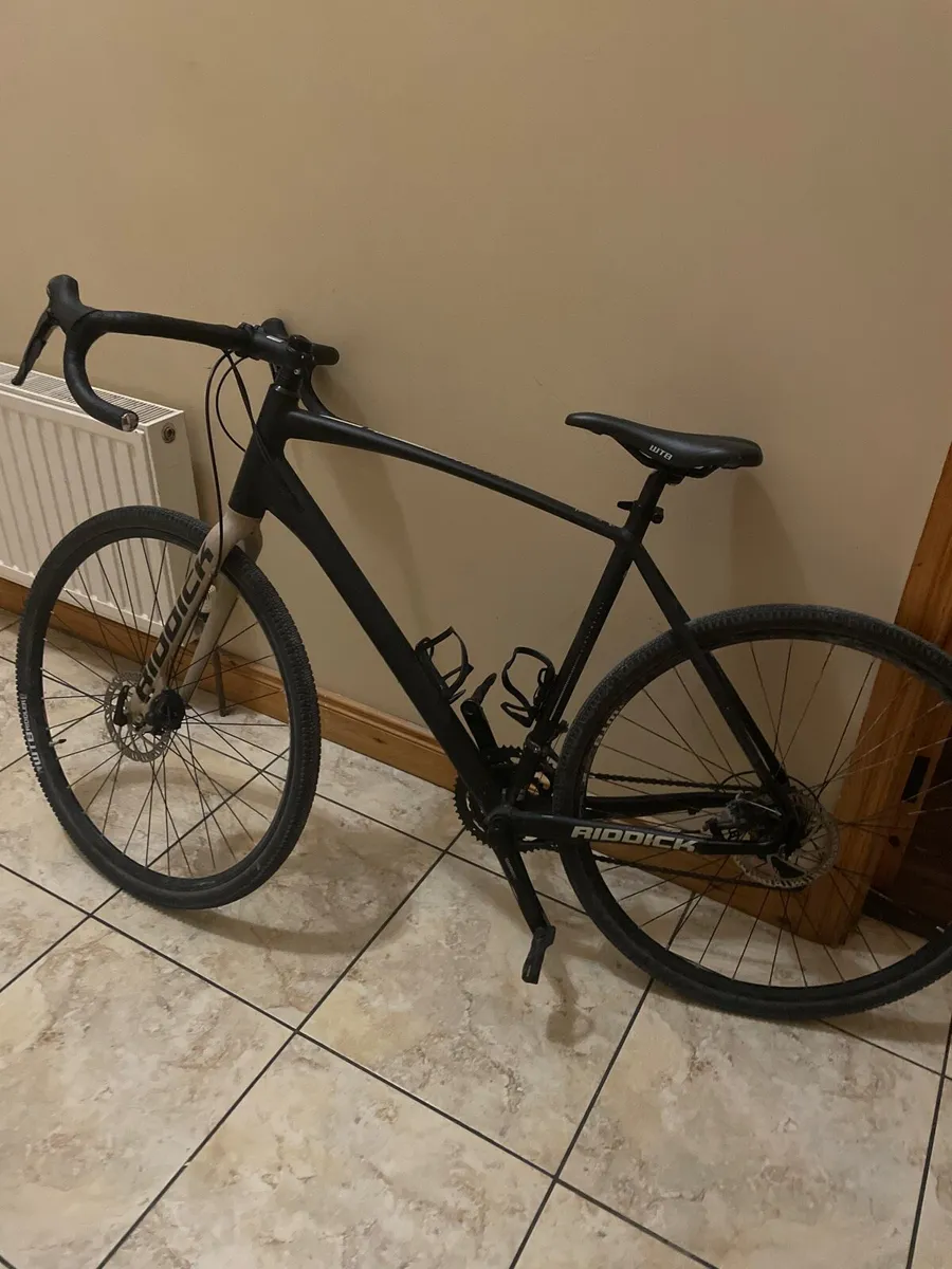 Riddick men’s bike 2 years old mint condition 350 - Image 1