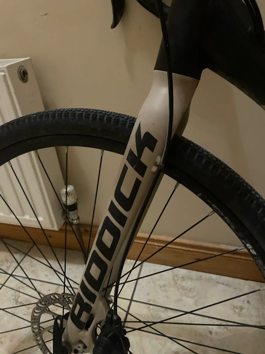Riddick men’s bike 2 years old mint condition 350 - Image 2