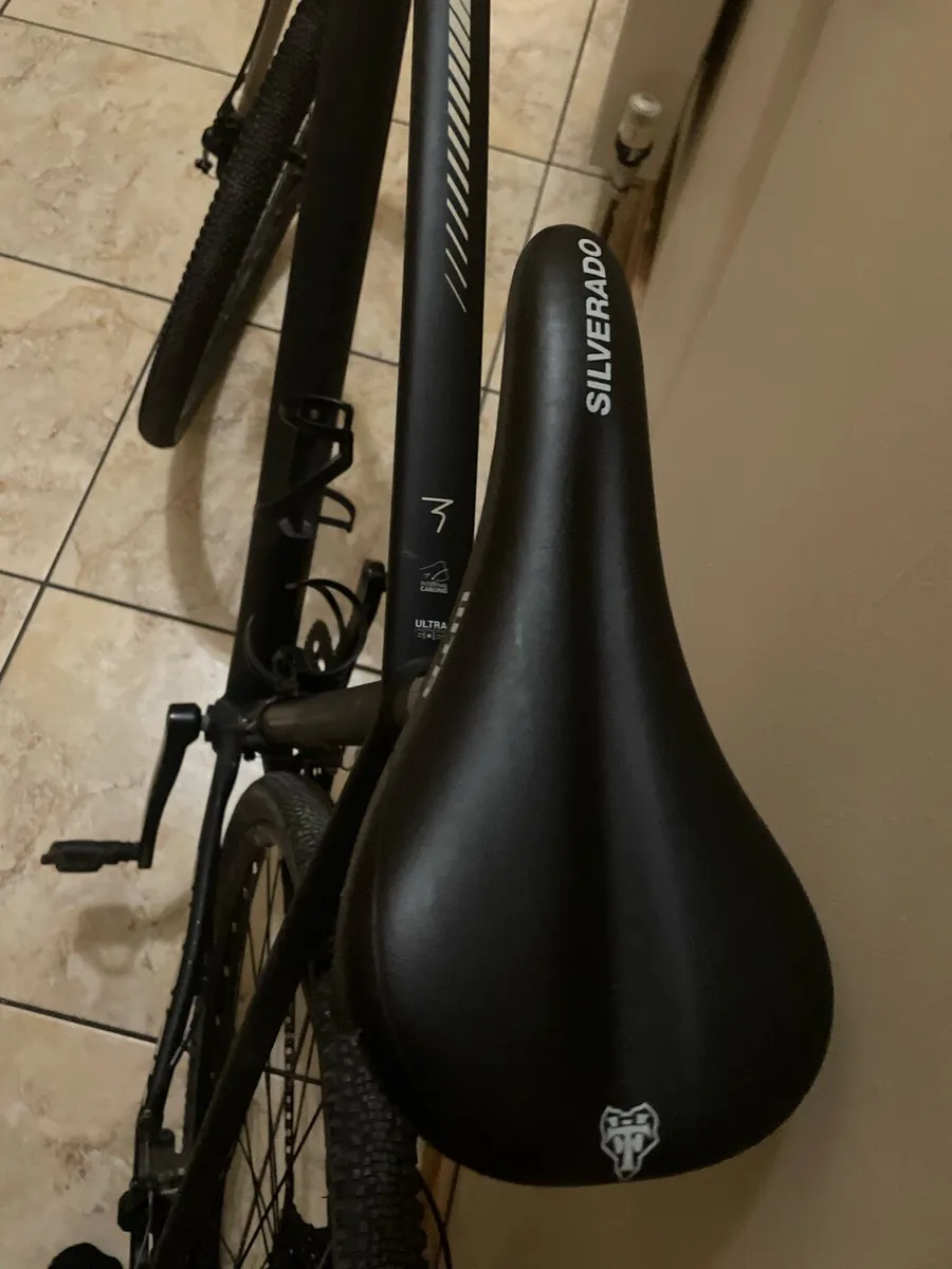 Riddick men’s bike 2 years old mint condition 350 - Image 4