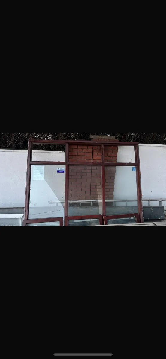 Large window - Image 1