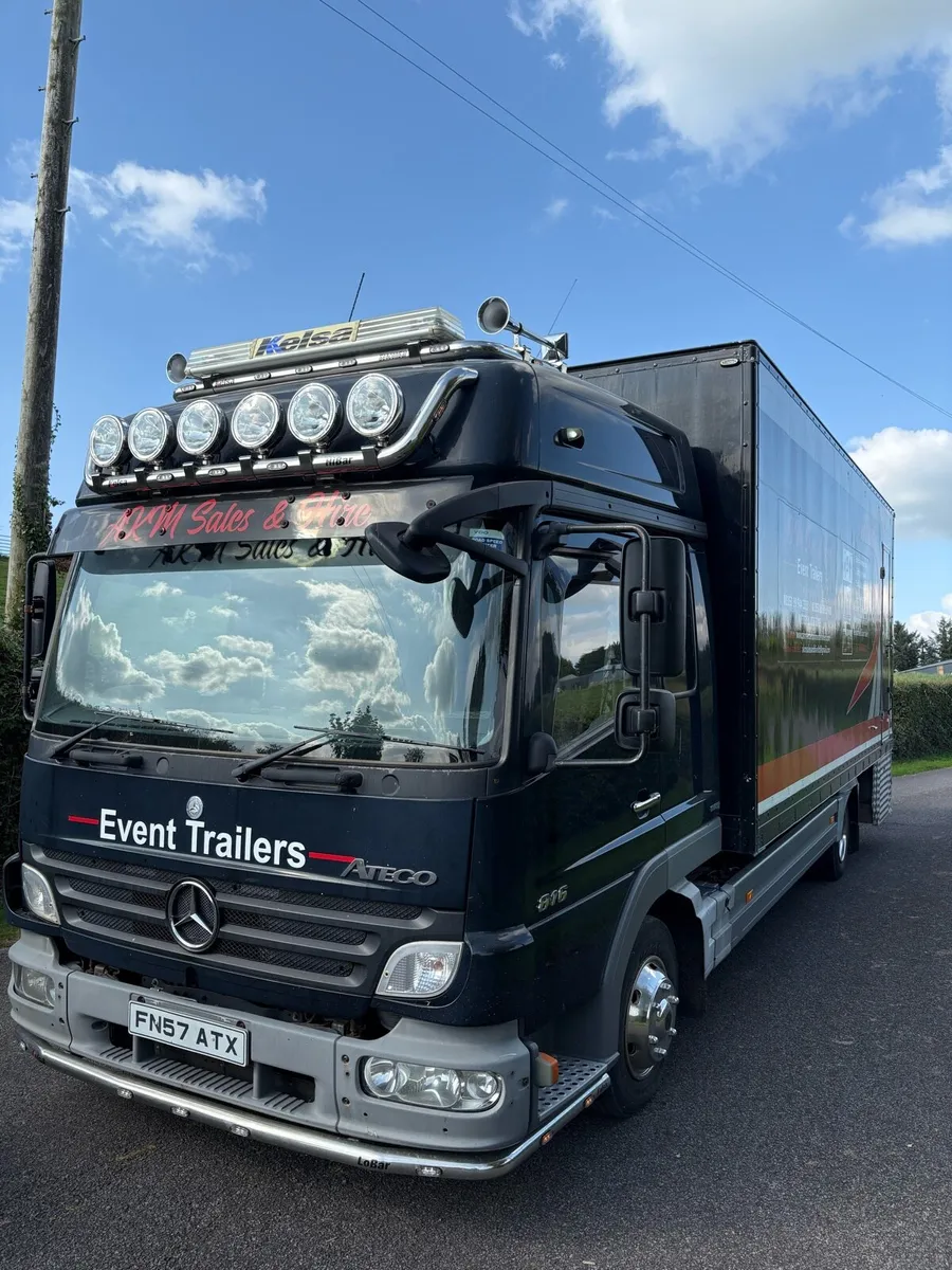 Party truck - Image 1