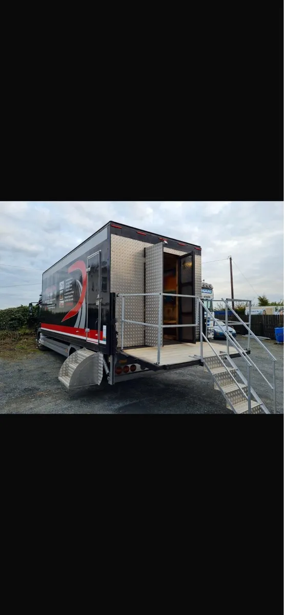 Party truck - Image 3