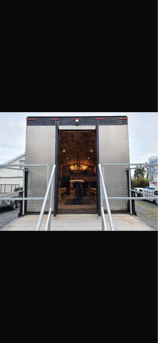 Party truck - Image 4