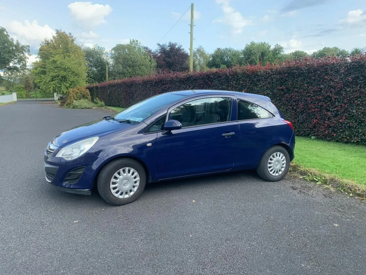 Opel Corsa 2011 - Image 2