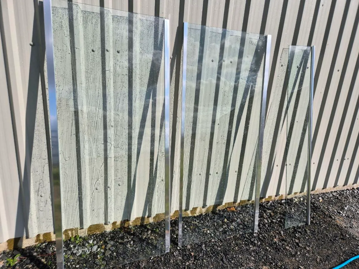 Shower screen - Image 1