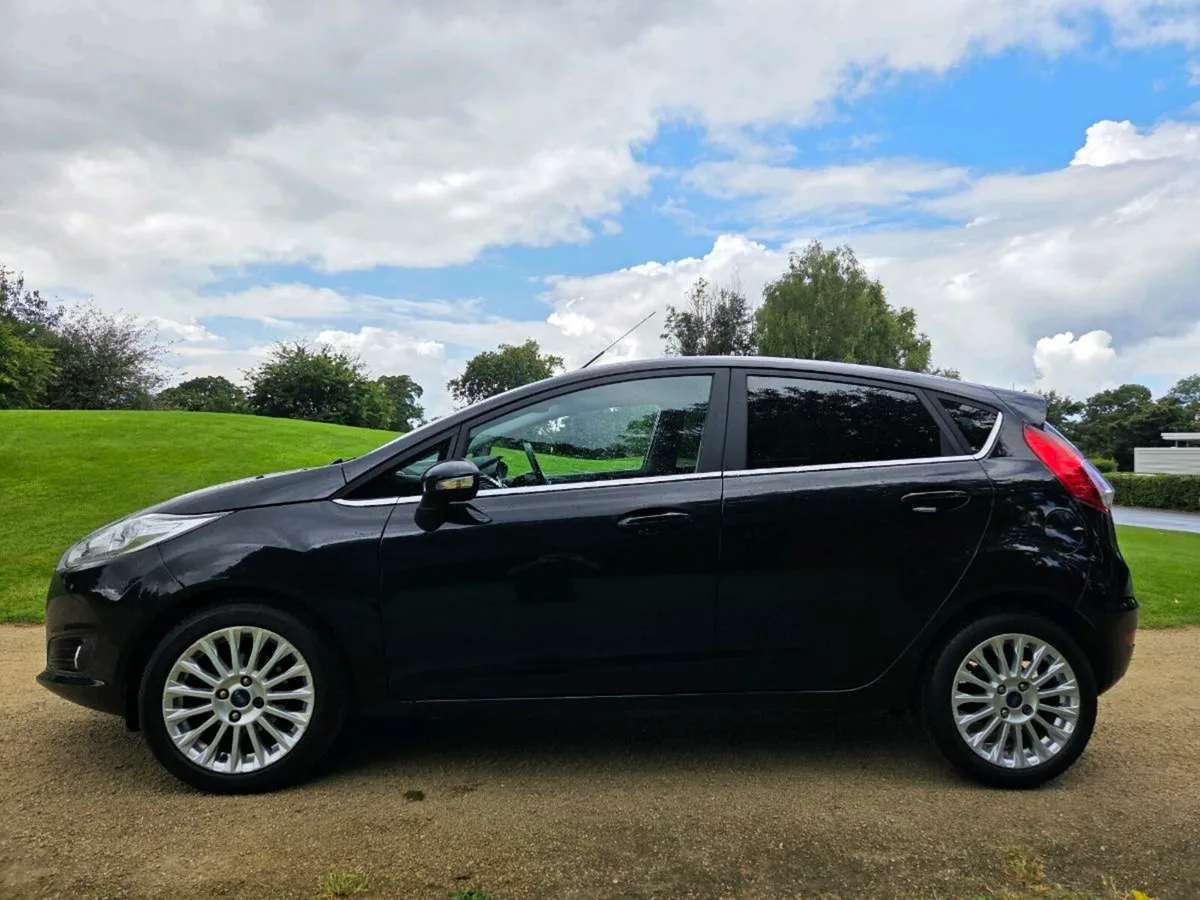2015 FORD FIESTA TITANIUM - Image 1