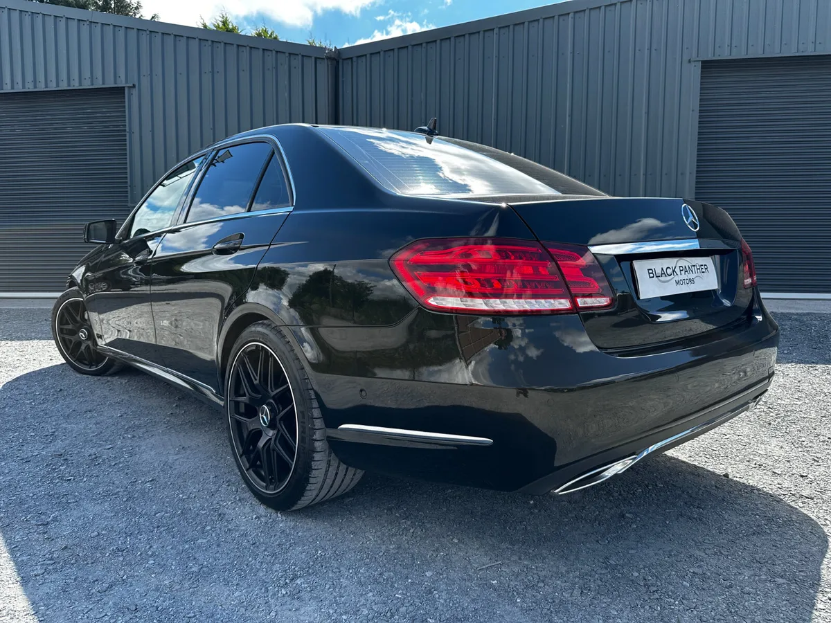 Mercedes-Benz E220 W212 Elegance AUTOMATIC - Image 3