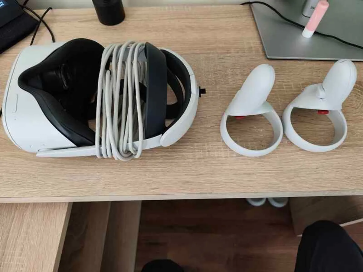 Meta Quest 2 - VR Headset - Image 1