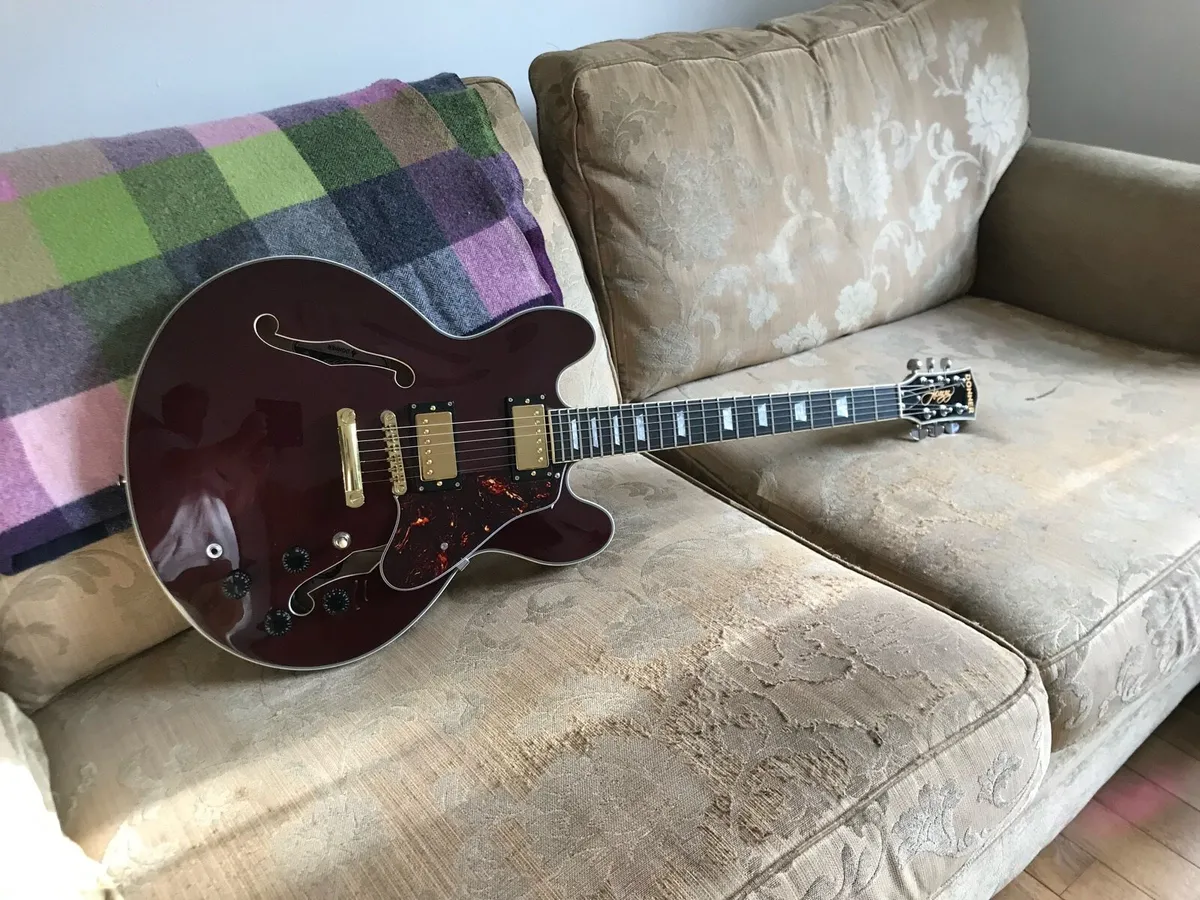335 semi hollow guitar - Image 2