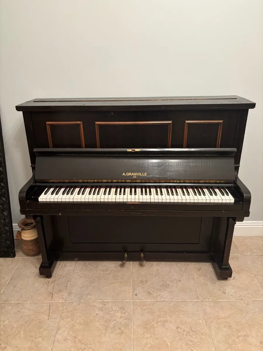 Piano - Image 1