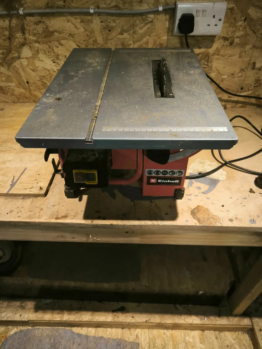 Small bench saw