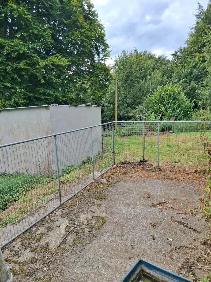 Galvanised Dog run 16 foot long by 8 ft wide - Image 1