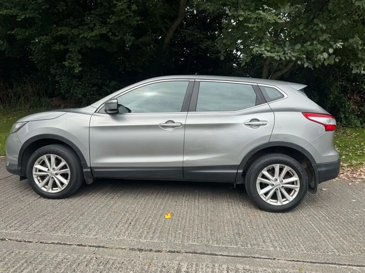 2015 Nissan Qashqai with NCT and Tiny Mileage 41000 Mile only - Image 3