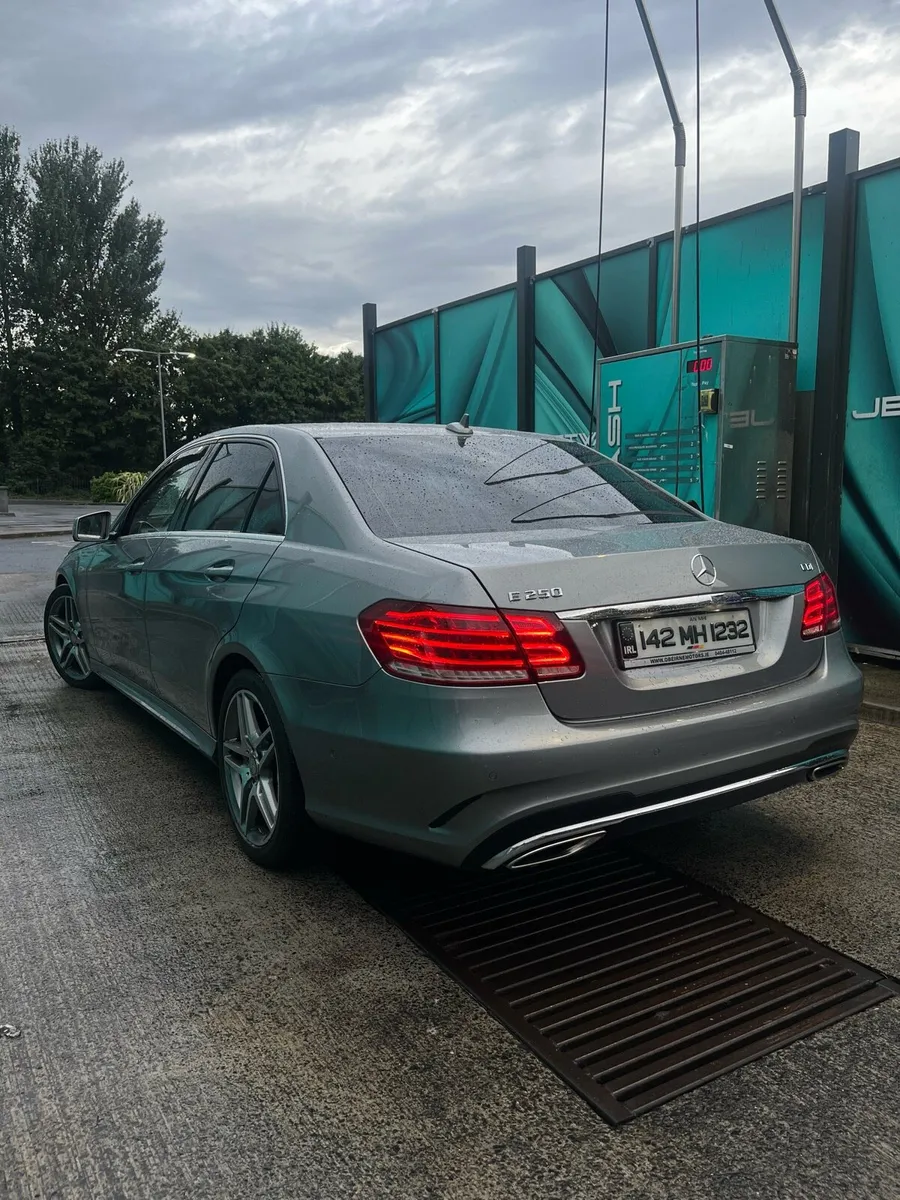 Car - Image 2