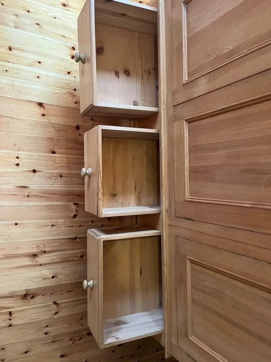 Solid pine 3 door,3 drawer wardrobe - Image 4