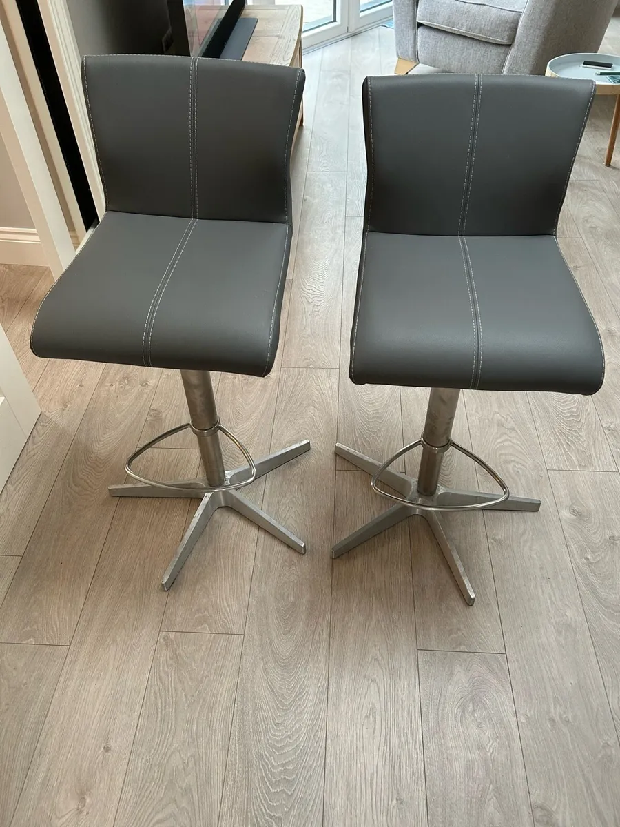 Two island stools - Image 1