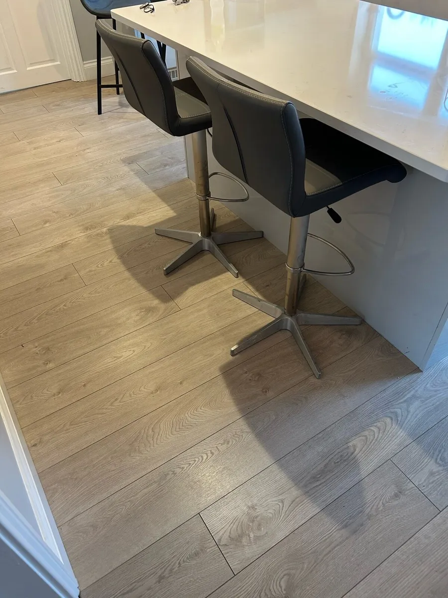 Two island stools - Image 3