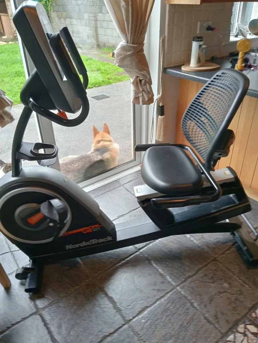 Nordictrack commercial vr21 recumbent bike - Image 2