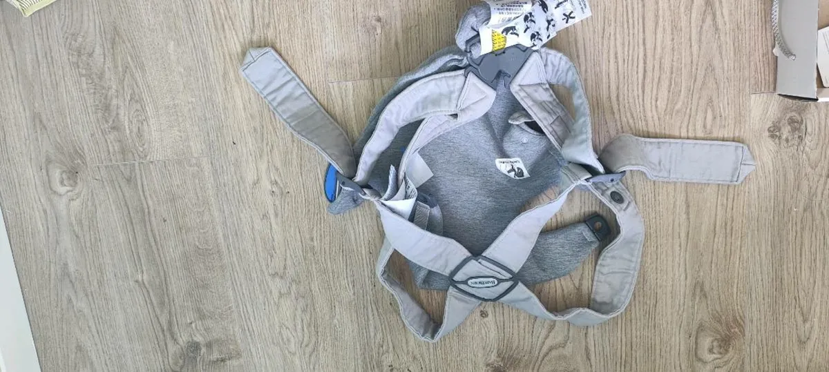 Baby Bjorn mini carrier - Image 2