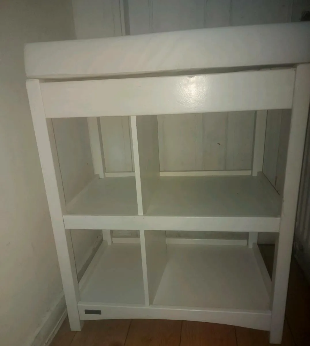 Mamas and papas changing table - Image 4