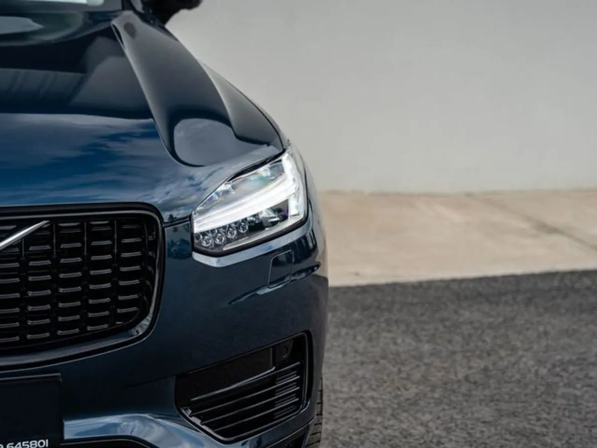 Volvo XC90 Recharge T8 Plus AWD - Image 3