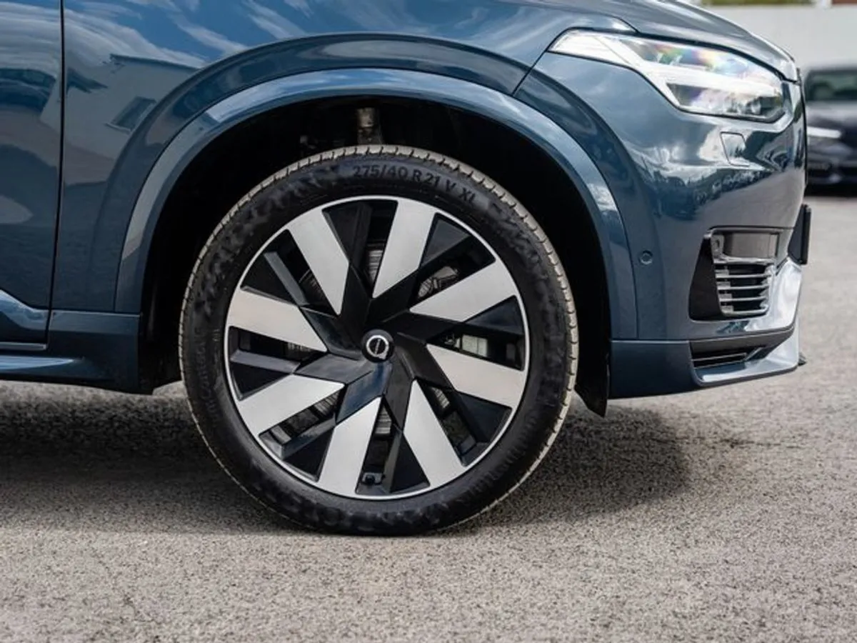 Volvo XC90 Recharge T8 Plus AWD - Image 4