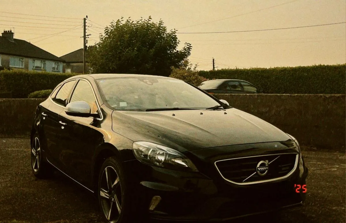 Volvo V40 R-Design Special Edition - Image 1