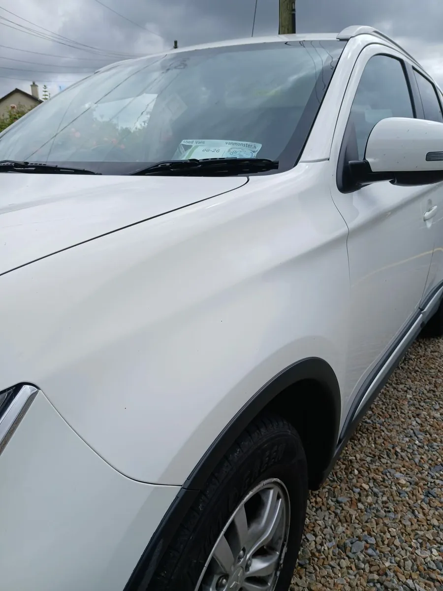 161 Mitsubishi Outlander - Image 2