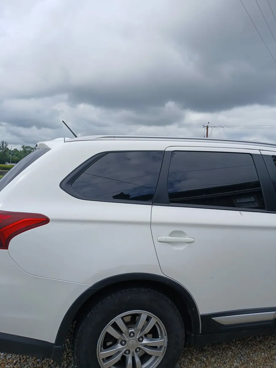 161 Mitsubishi Outlander - Image 3