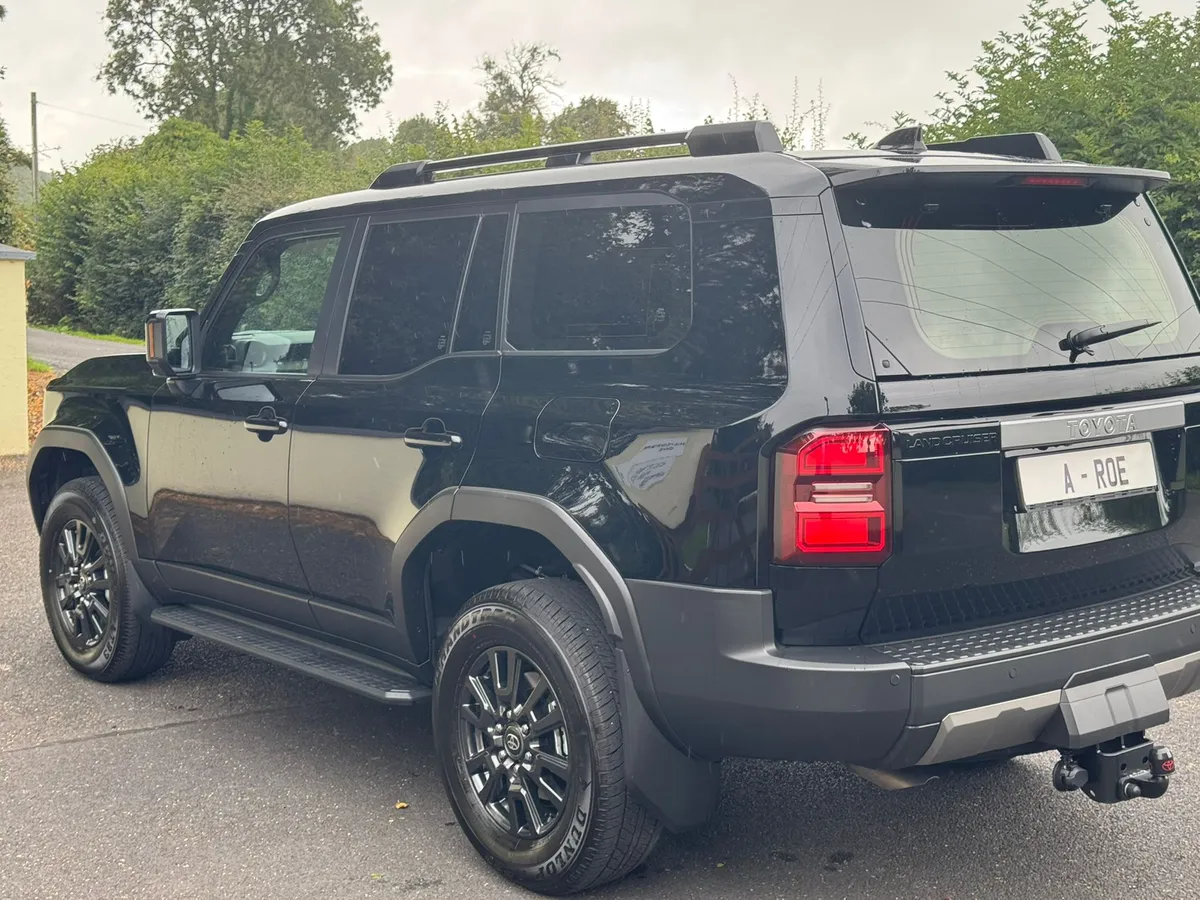 252 Toyota Land Cruiser 2.8 LWB Commercial Auto - Image 4