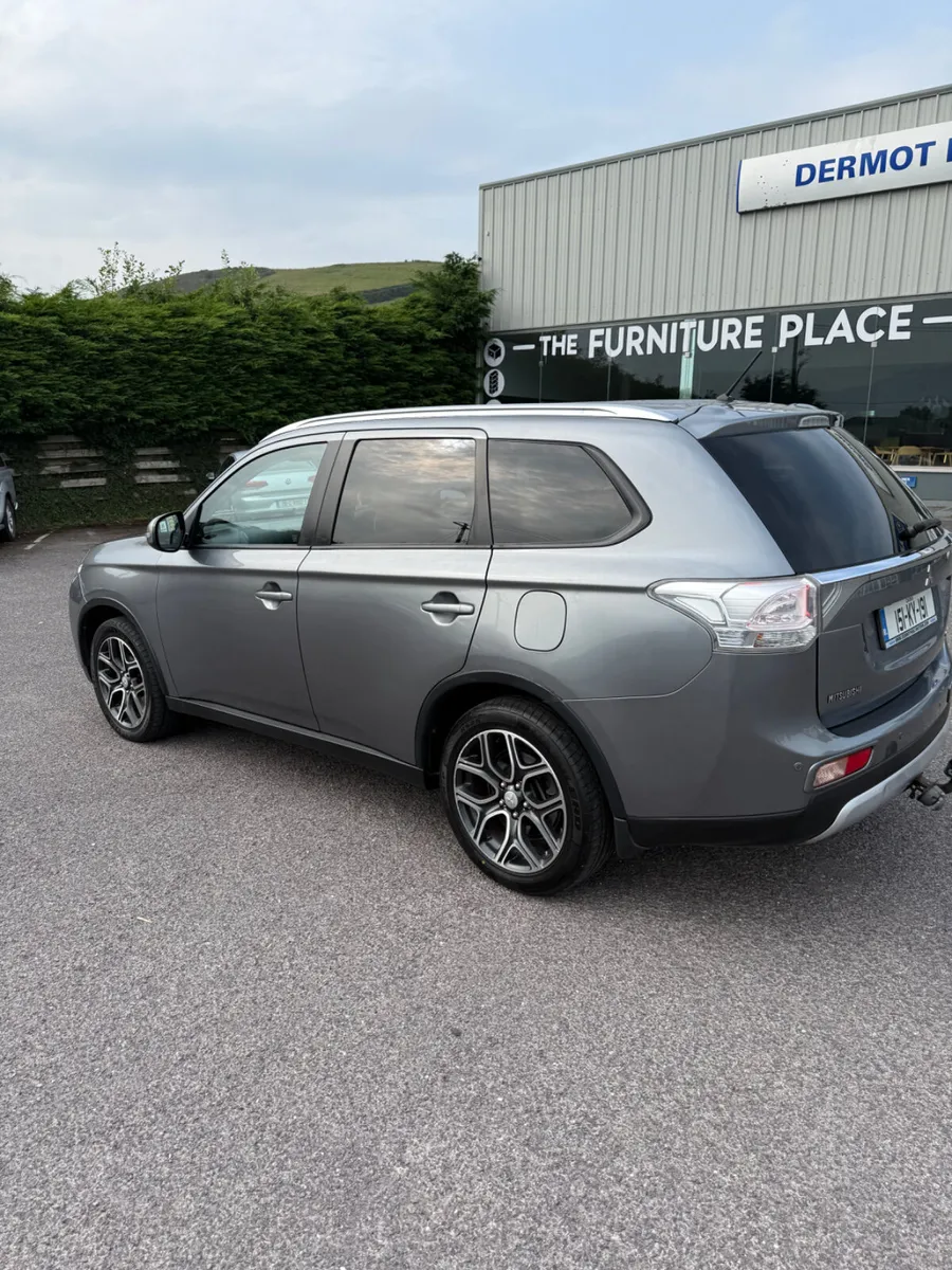 Mitsubishi Outlander 2015 - Image 2