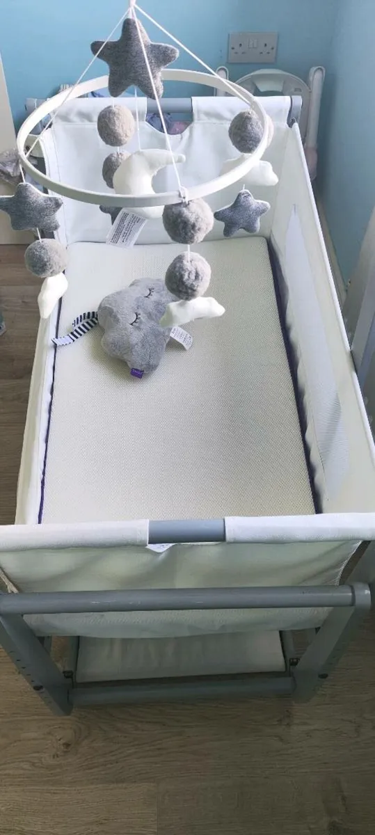 Snuz pod 3 co sleeper. - Image 1