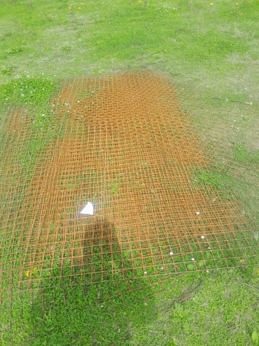 Mesh wire sheets size 8 by 4 to inch box - Image 3