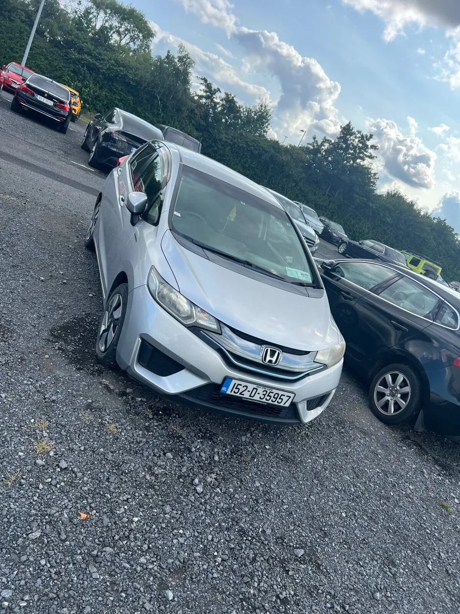 Honda Fit 2015 - Image 2