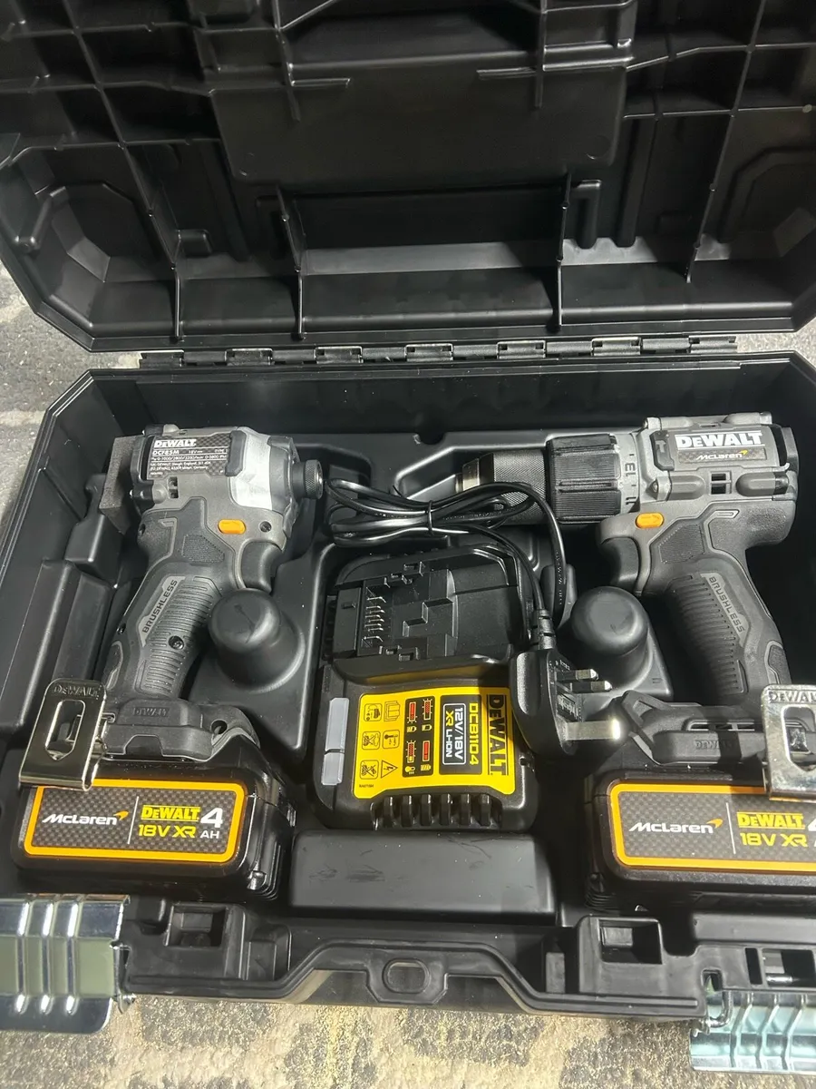 Dewalt brushless drill set - Image 1