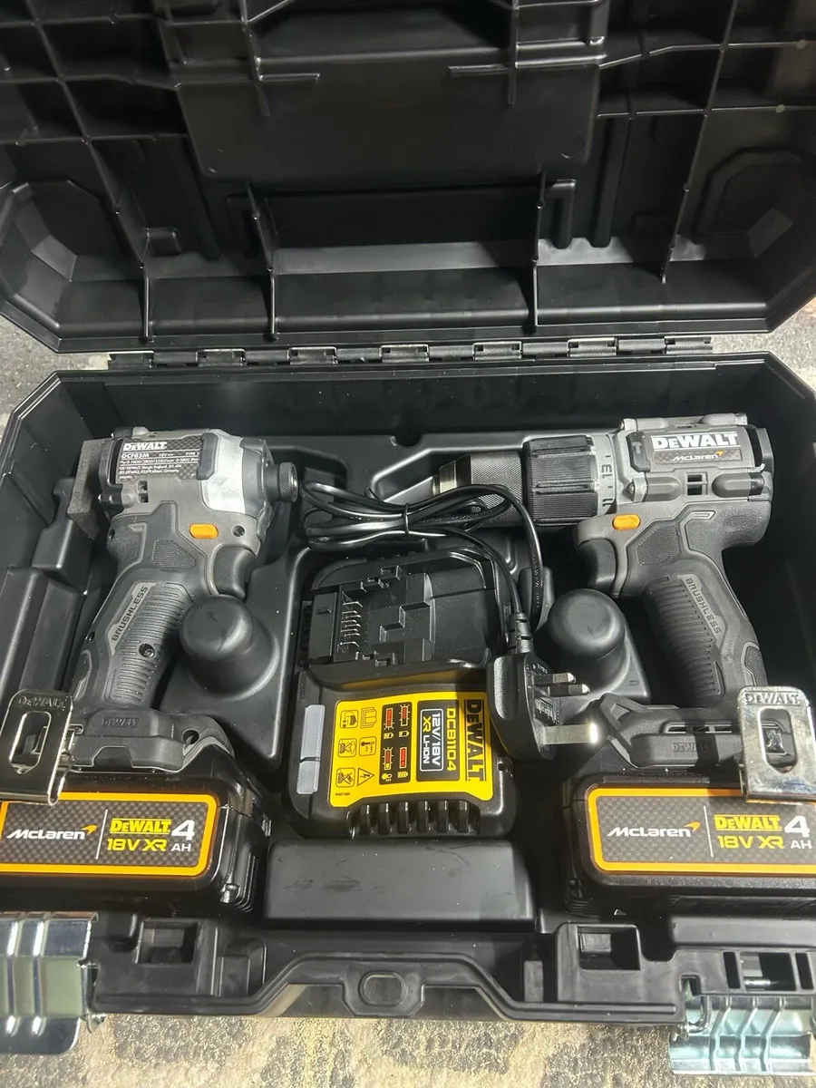 Dewalt brushless drill set - Image 2