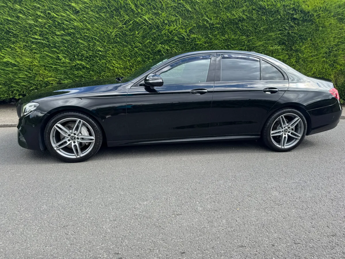 Mercedes E220d  AMG Line Night Edition - Image 3