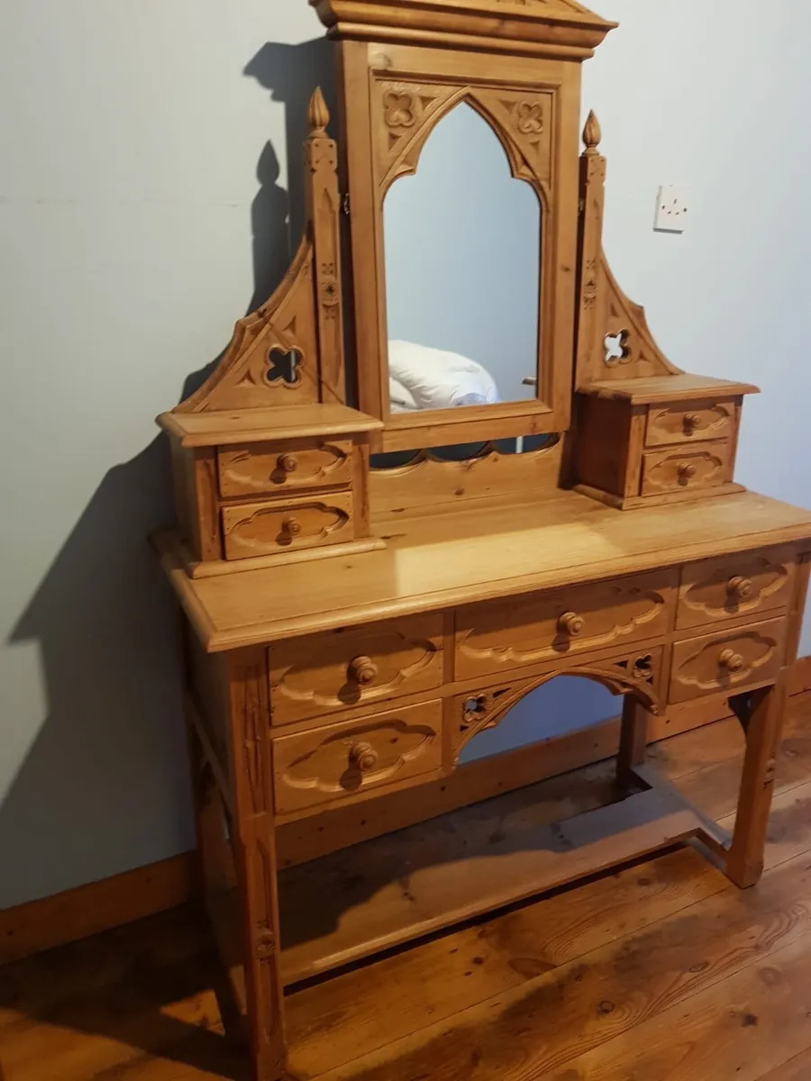 Pine Dressing Table with Mirrio - Image 2