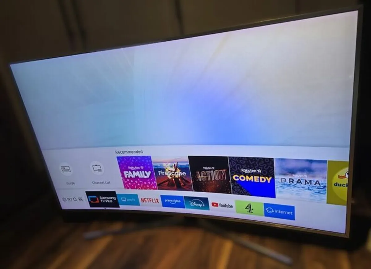Samsung 55" Curved 4K UHD Smart TV - Image 1