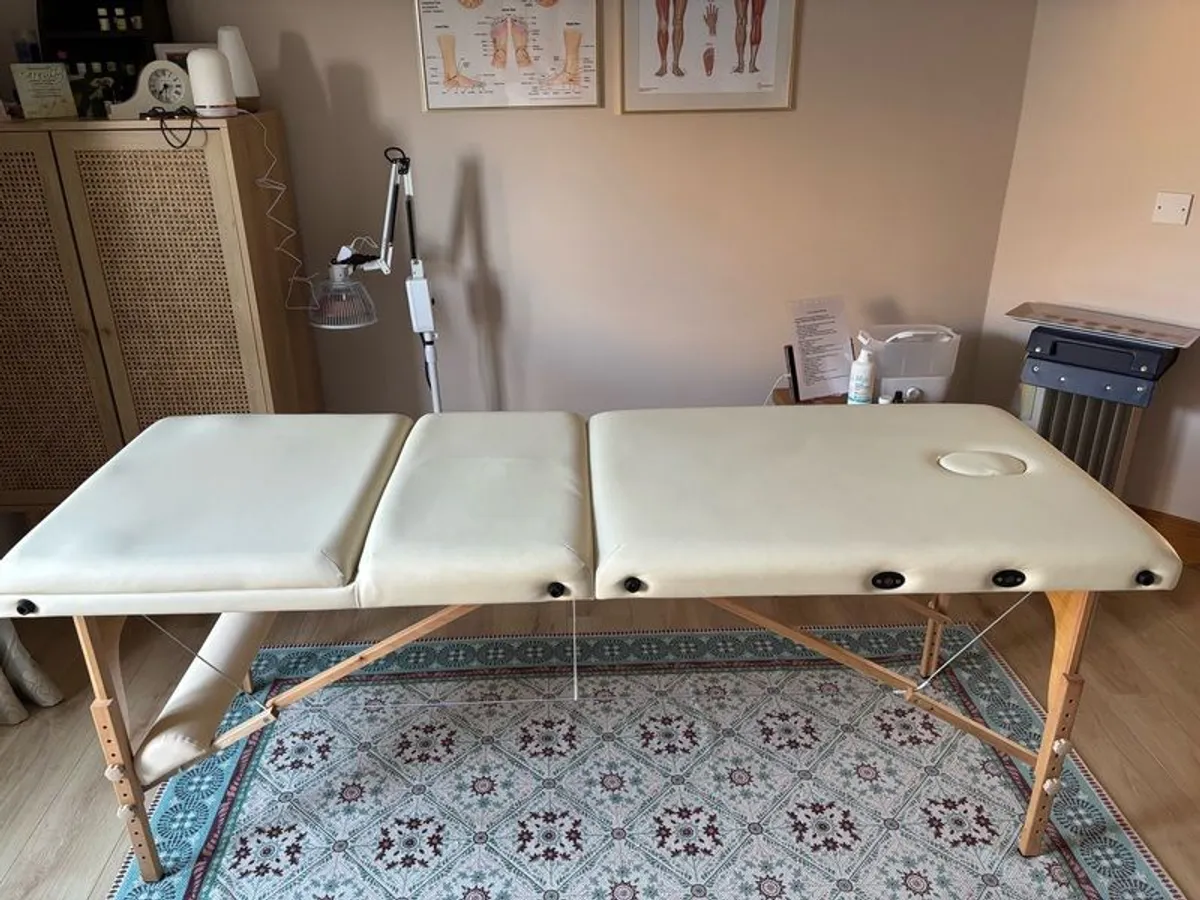 massage table - Image 1