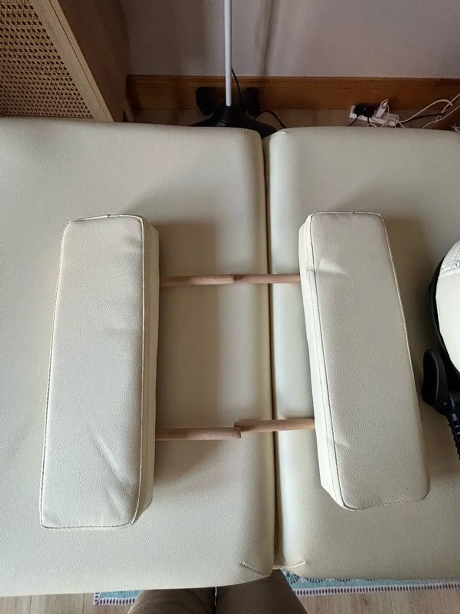 massage table - Image 4