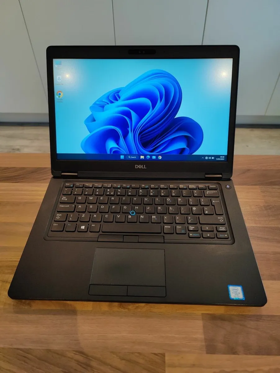 Dell Latitude E5490 Laptop | INTEL i5 | Touchscree - Image 1