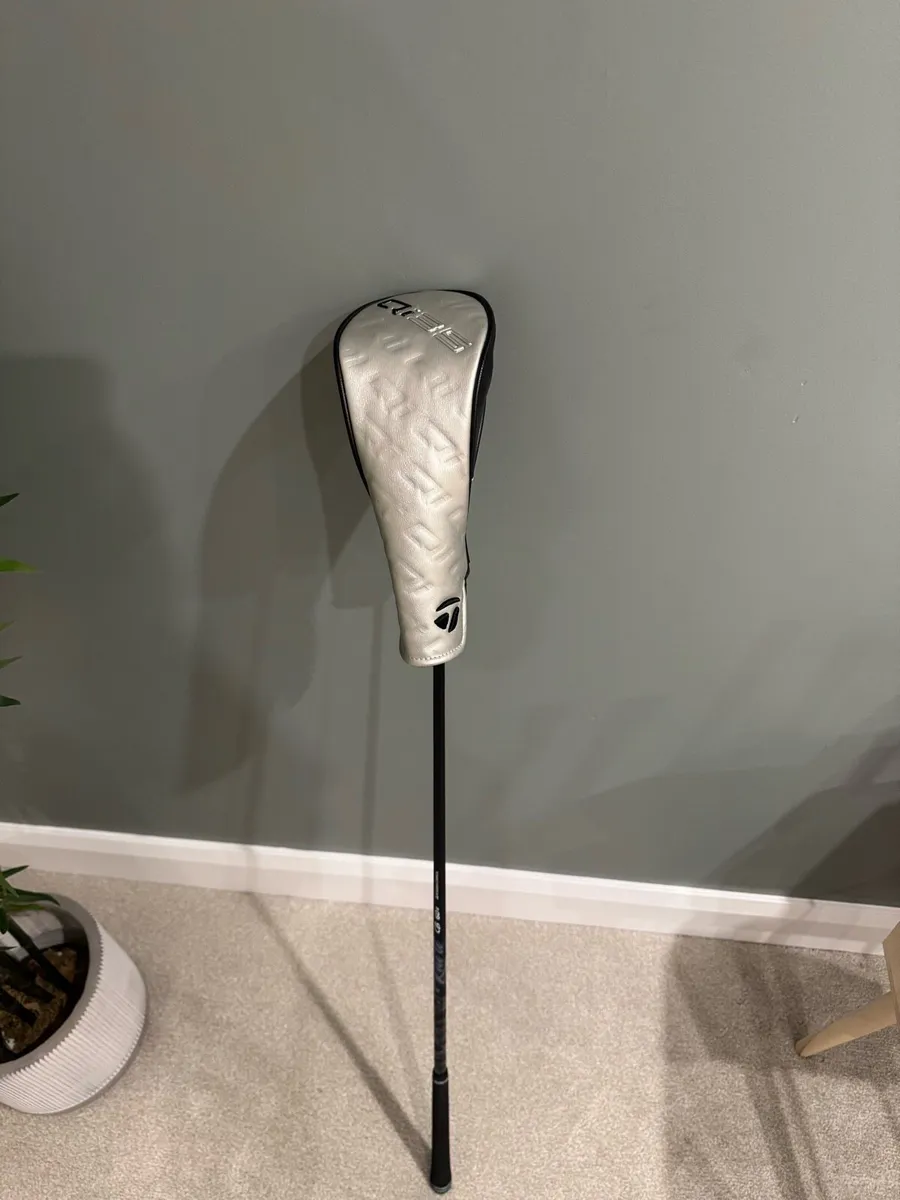 Taylormade Qi35 - 3 wood - Image 1