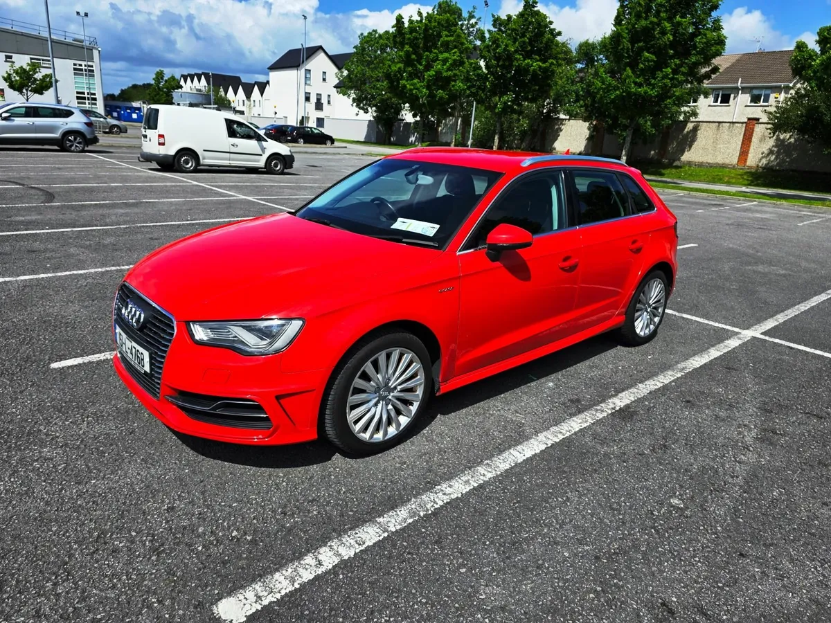 Audi A3 etron 2015 MINT condition HUGE Specs! - Image 2
