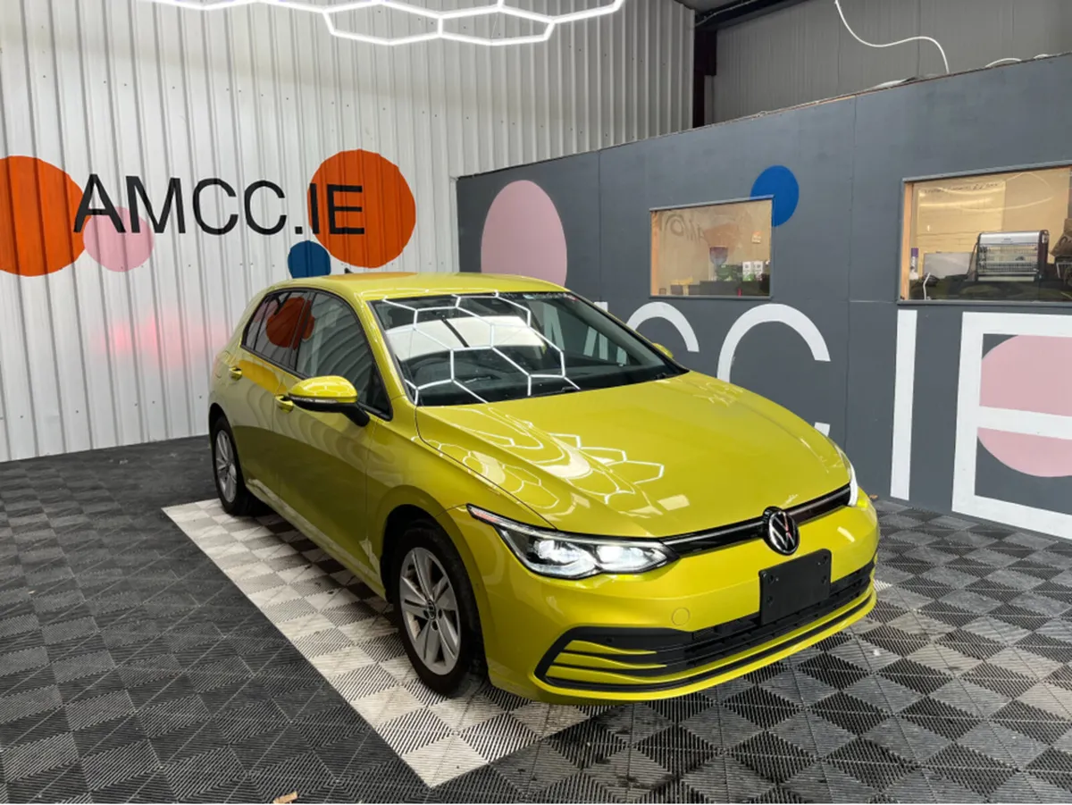 Volkswagen Golf 1.0 ETSI ACTIVE / 28k KMs / REVERS - Image 1
