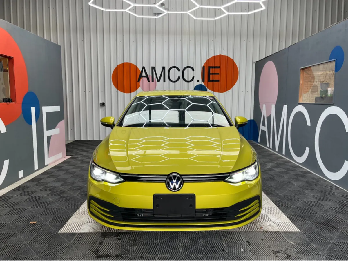 Volkswagen Golf 1.0 ETSI ACTIVE / 28k KMs / REVERS - Image 2